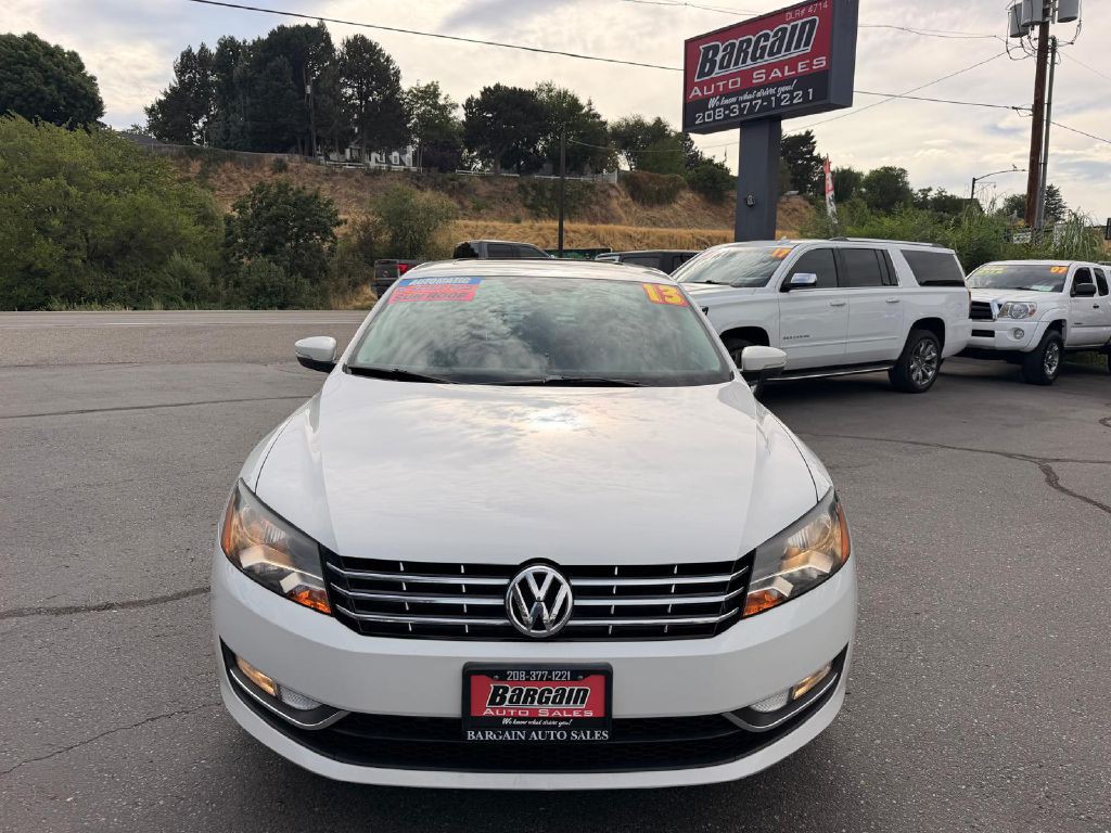 2013 Volkswagen Passat Image 2