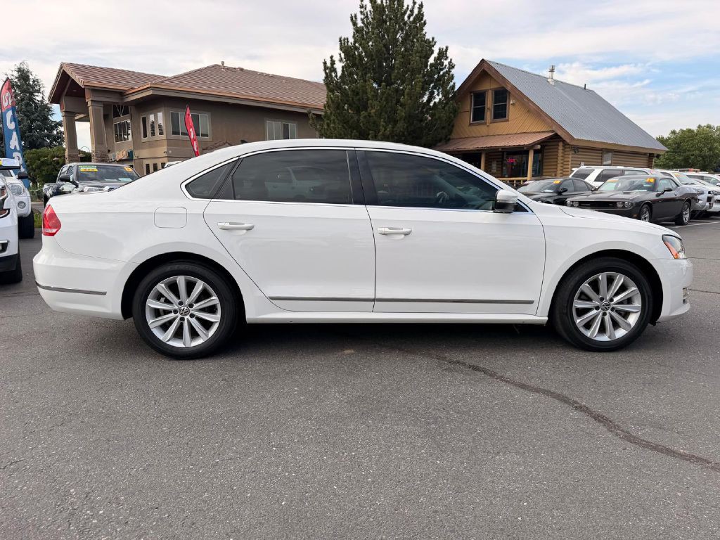 2013 Volkswagen Passat Image 8
