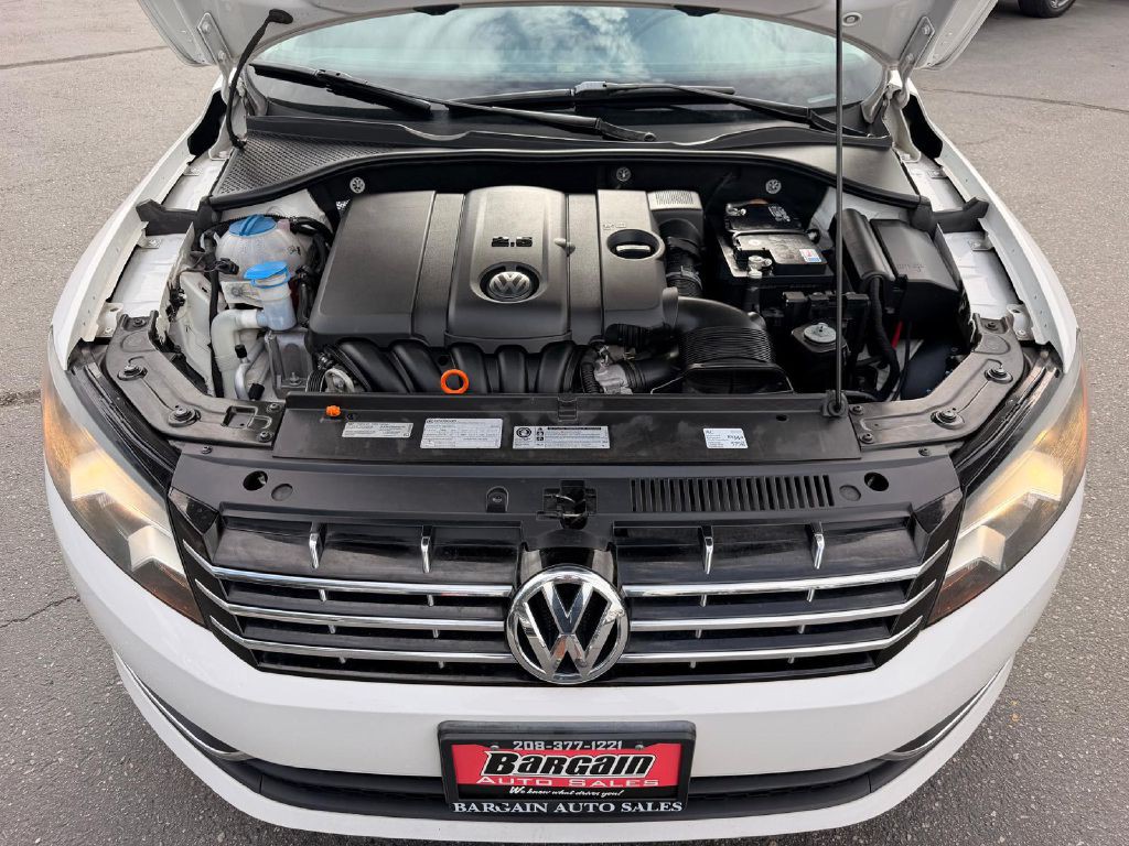 2013 Volkswagen Passat Image 10