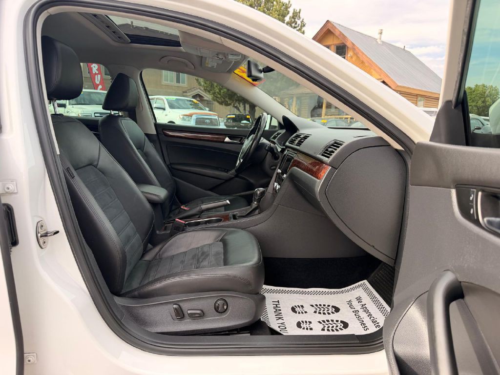 2013 Volkswagen Passat Image 14