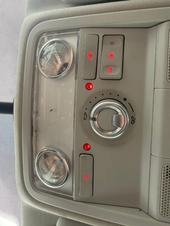 2013 Volkswagen Passat Image 27