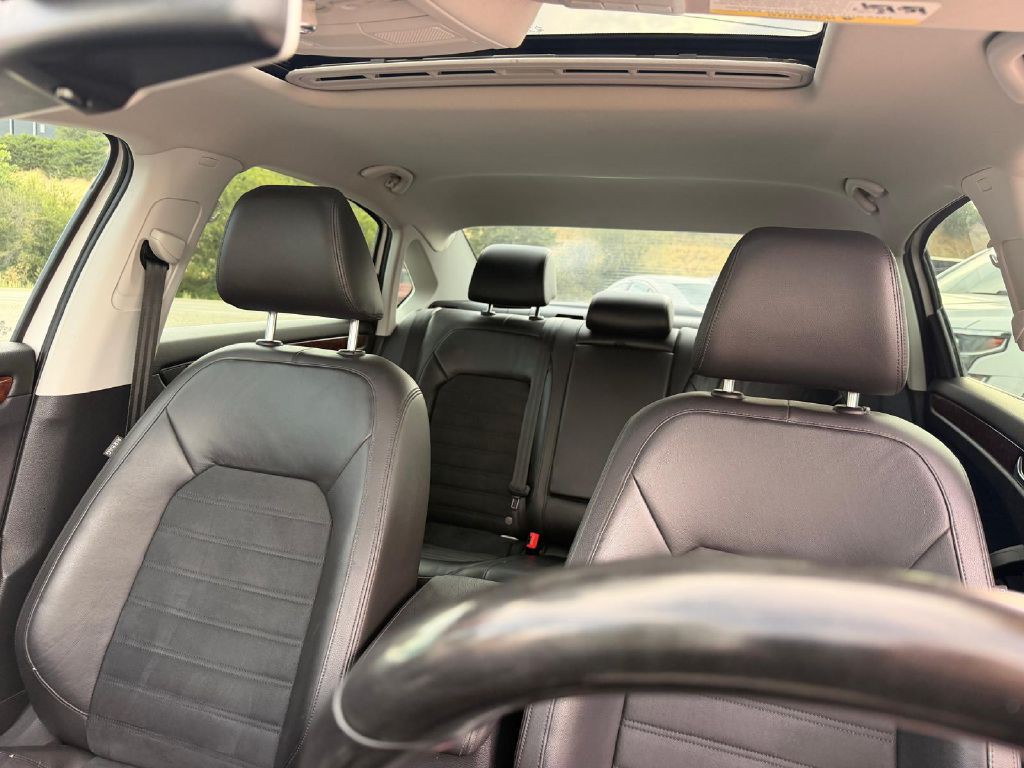 2013 Volkswagen Passat Image 32