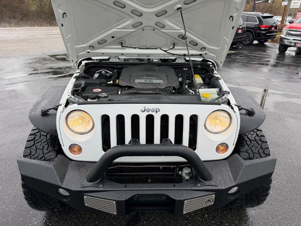2014 Jeep Wrangler Image 10