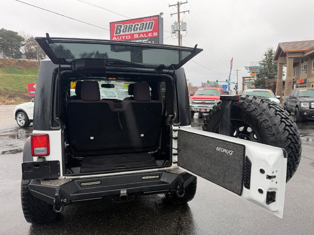 2014 Jeep Wrangler Image 11