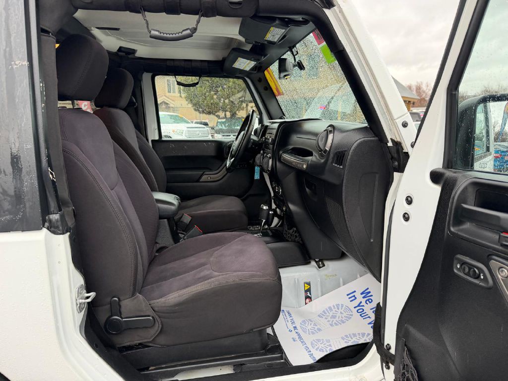 2014 Jeep Wrangler Image 14