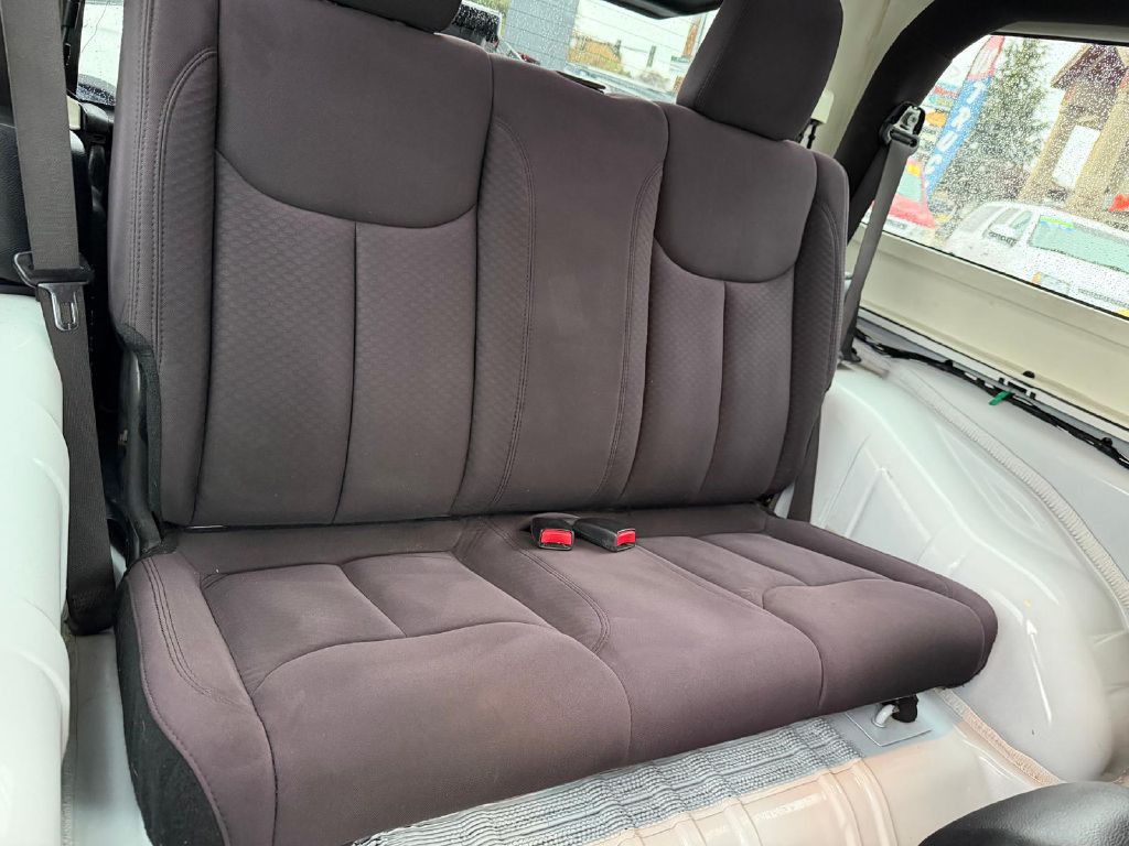 2014 Jeep Wrangler Image 15