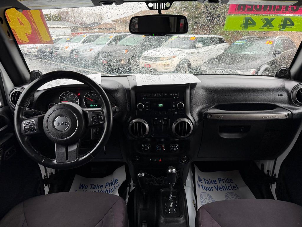 2014 Jeep Wrangler Image 16