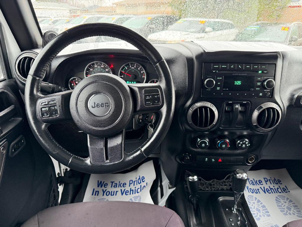 2014 Jeep Wrangler Image 17
