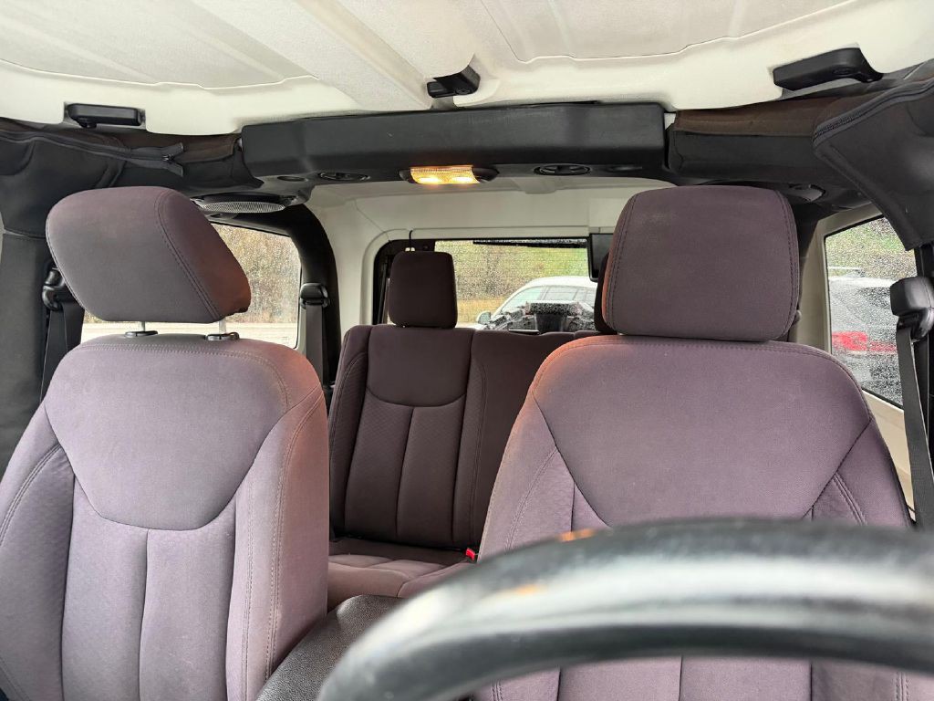 2014 Jeep Wrangler Image 26