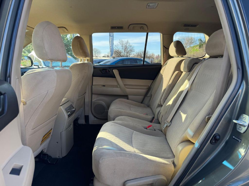 2013 Toyota Highlander Image 13