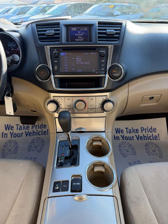 2013 Toyota Highlander Image 22