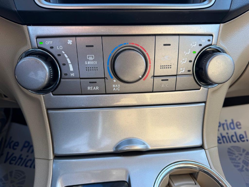 2013 Toyota Highlander Image 26