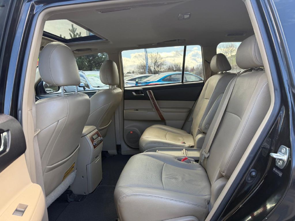 2013 Toyota Highlander Image 13