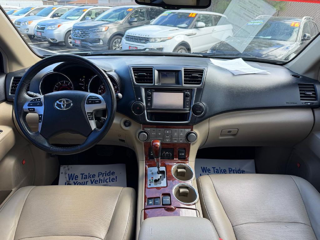 2013 Toyota Highlander Image 19