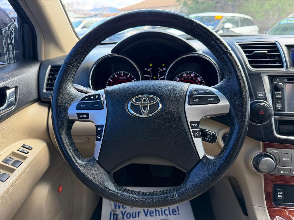 2013 Toyota Highlander Image 21