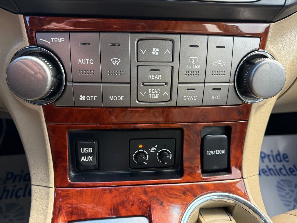 2013 Toyota Highlander Image 26