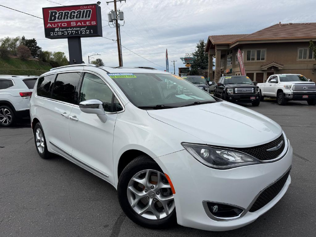 2020 Chrysler Pacifica Image 1