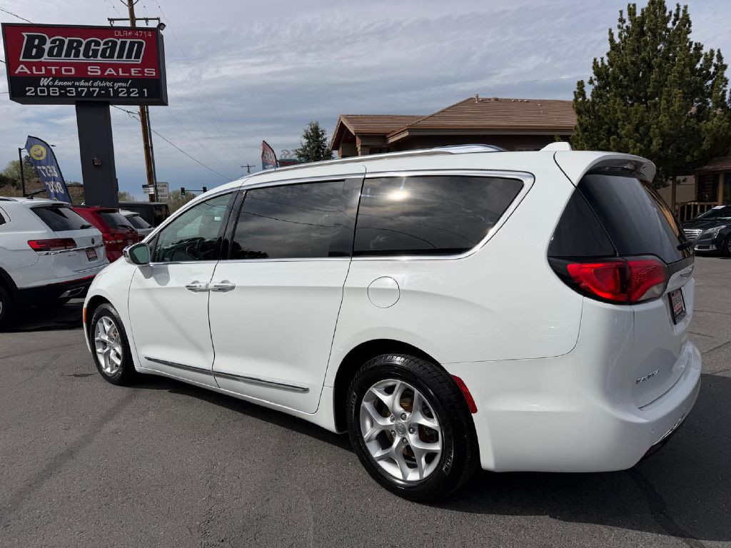 2020 Chrysler Pacifica Image 5