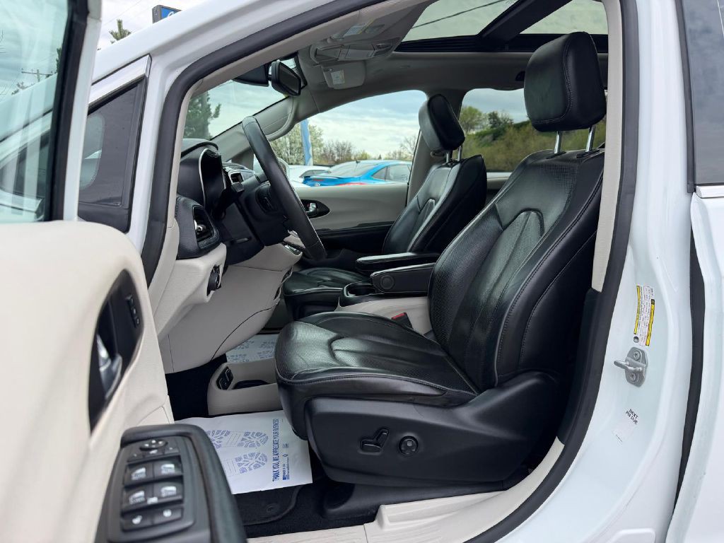 2020 Chrysler Pacifica Image 12