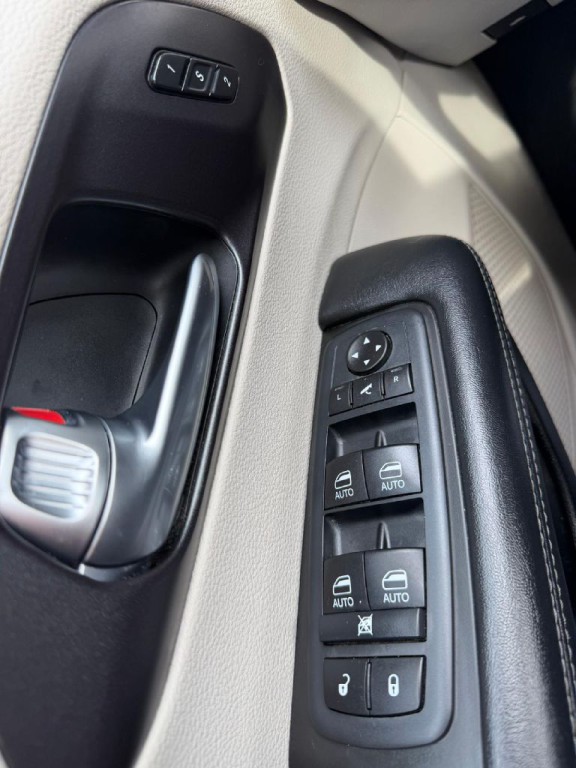 2020 Chrysler Pacifica Image 28