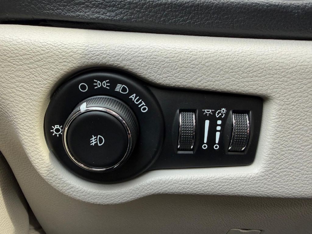 2020 Chrysler Pacifica Image 29