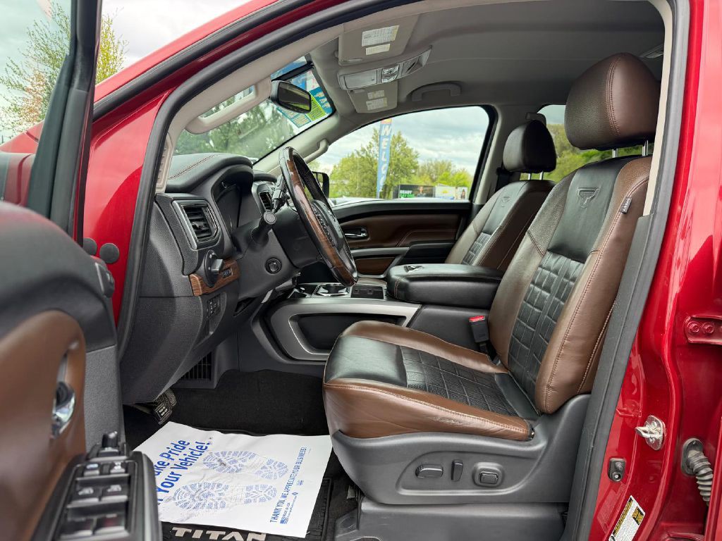 2018 Nissan Titan Image 12