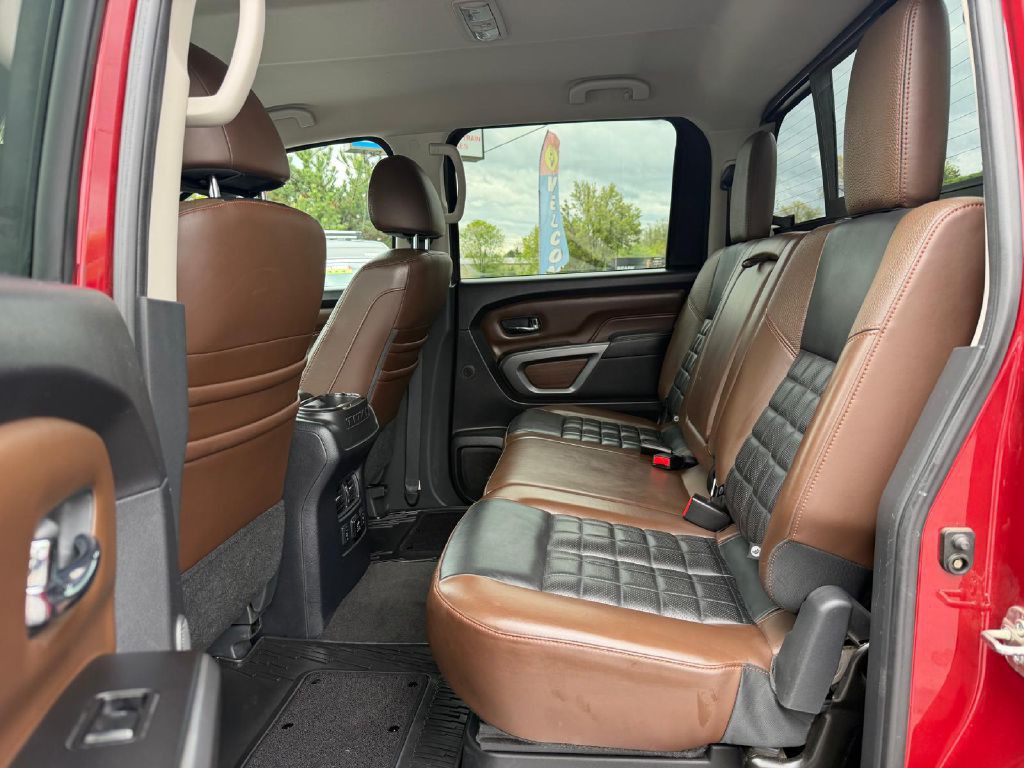 2018 Nissan Titan Image 13