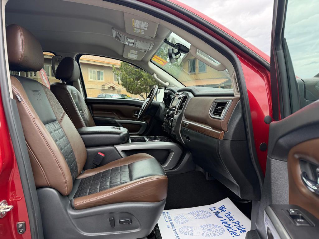 2018 Nissan Titan Image 14