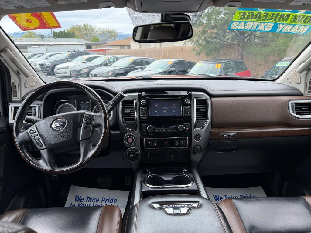 2018 Nissan Titan Image 17