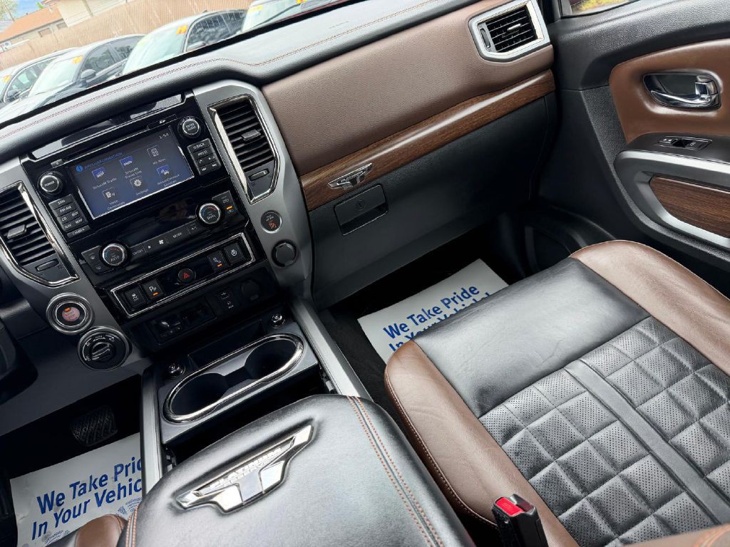 2018 Nissan Titan Image 22