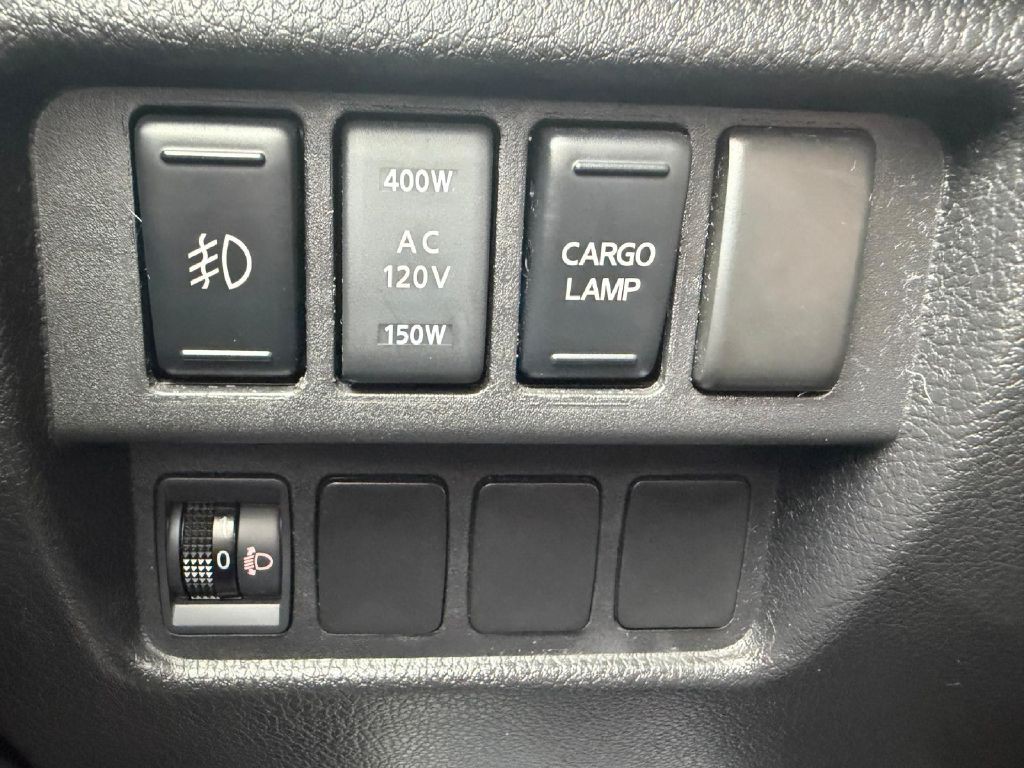 2018 Nissan Titan Image 30