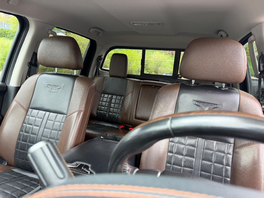 2018 Nissan Titan Image 35