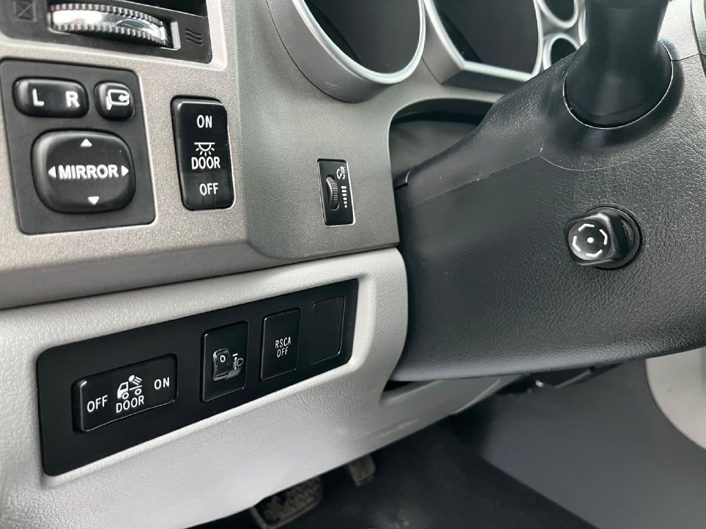 2013 Toyota Tundra Image 24