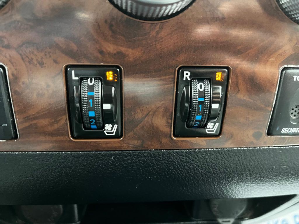 2013 Toyota Tundra Image 31