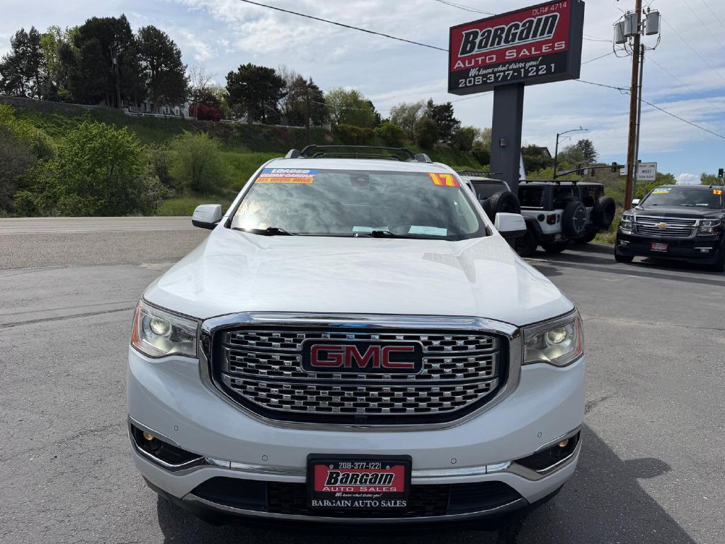 2017 GMC Acadia Image 2