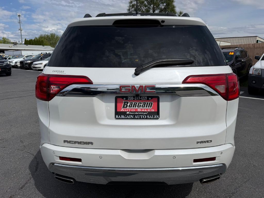 2017 GMC Acadia Image 6