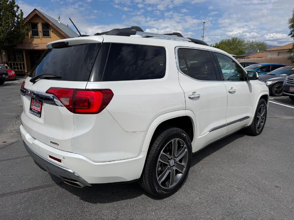 2017 GMC Acadia Image 7