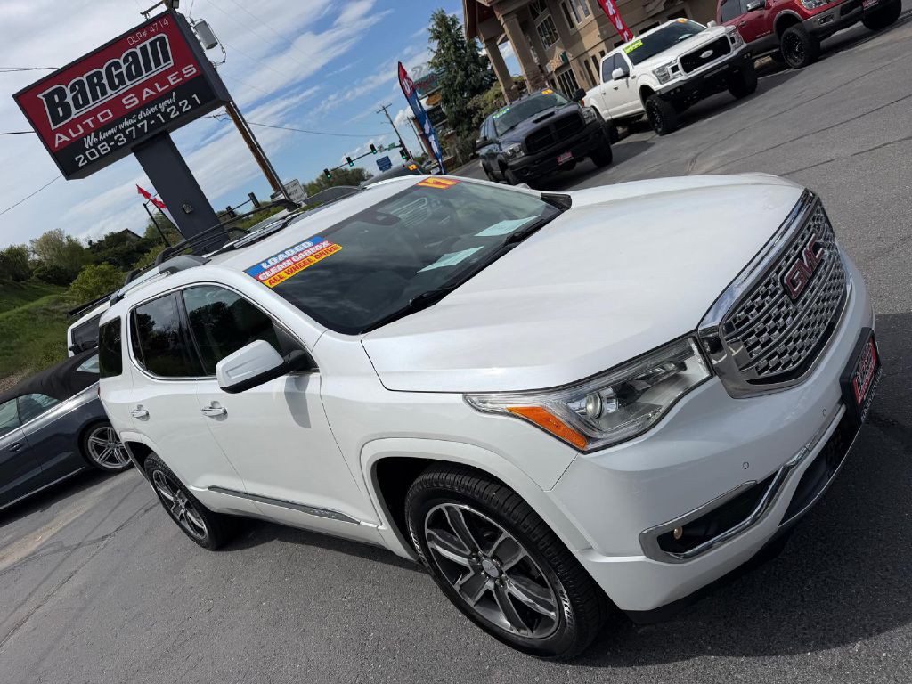 2017 GMC Acadia Image 9