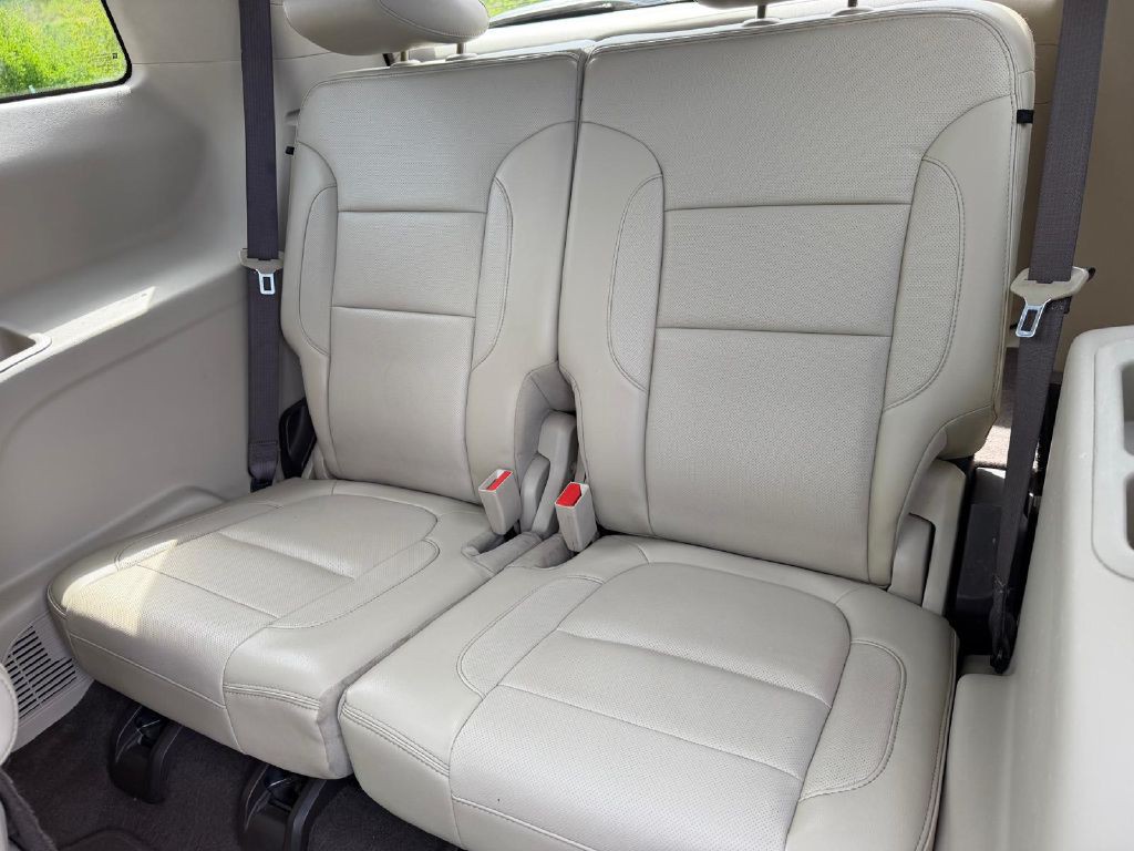 2017 GMC Acadia Image 14