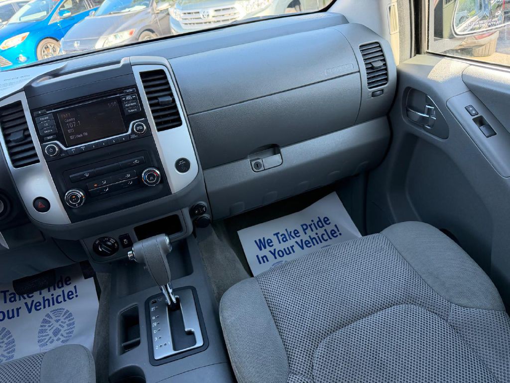 2017 Nissan Frontier Image 21