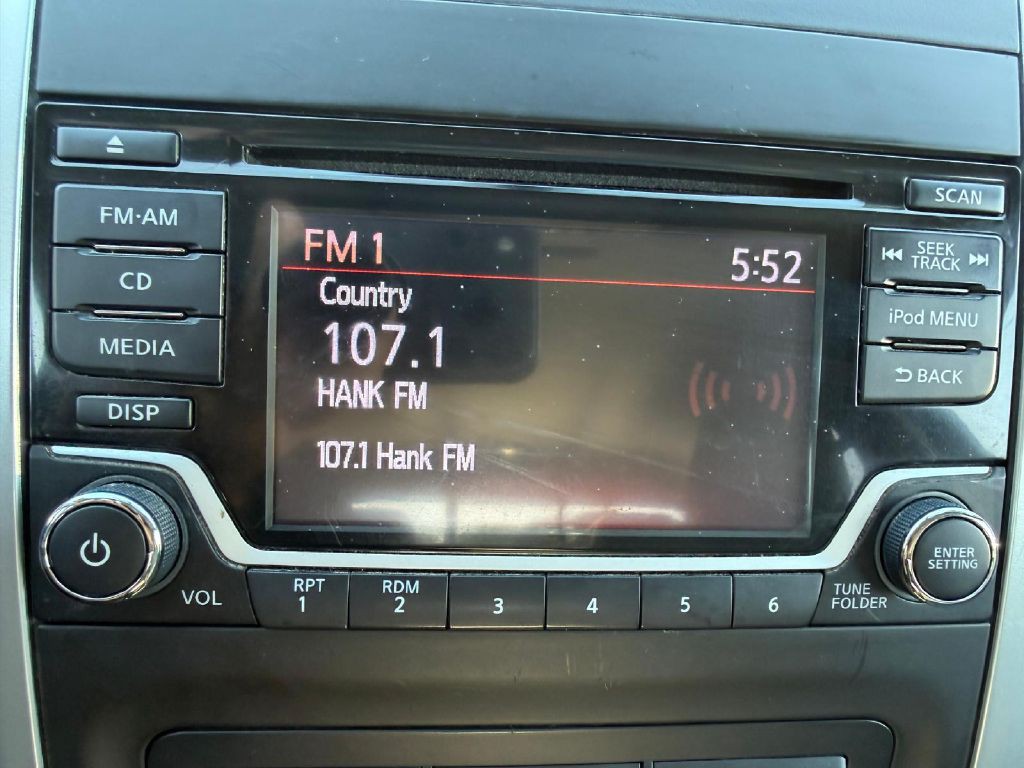 2017 Nissan Frontier Image 24