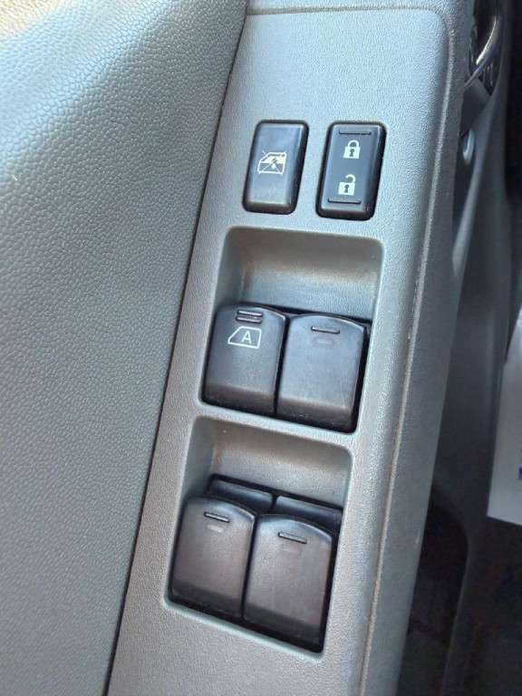 2017 Nissan Frontier Image 26