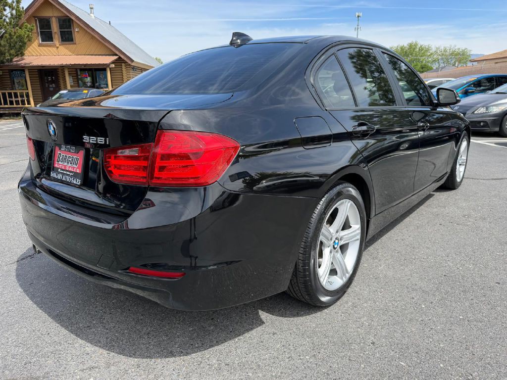 2015 BMW 3 Series Image 7