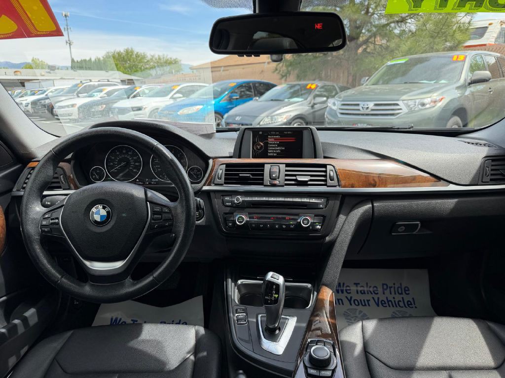 2015 BMW 3 Series Image 16