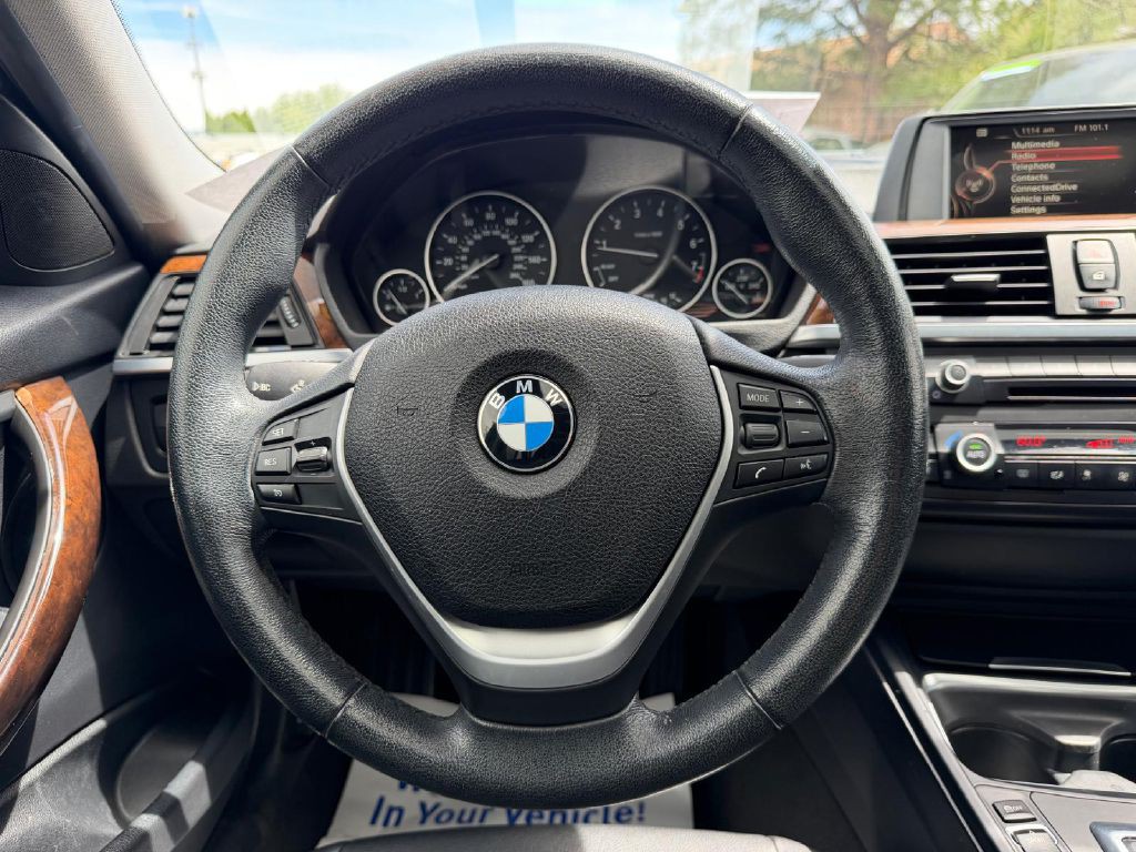 2015 BMW 3 Series Image 18