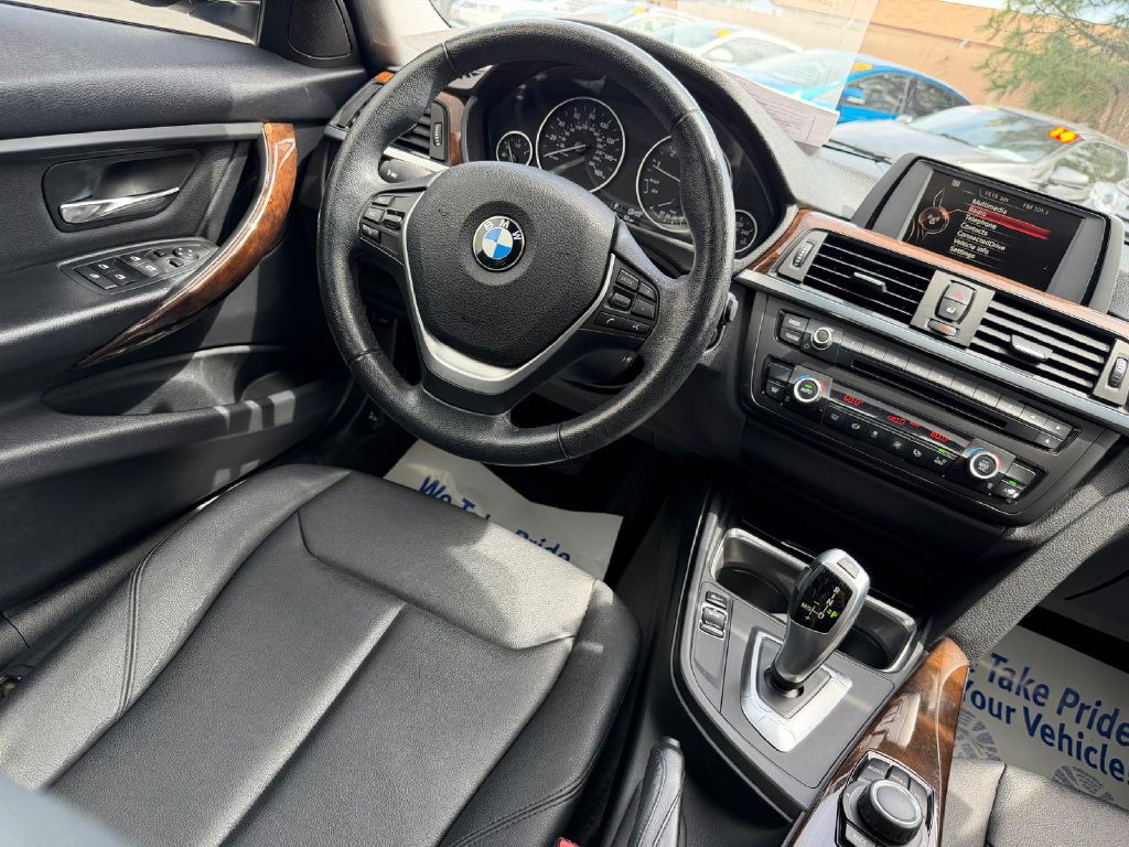 2015 BMW 3 Series Image 20