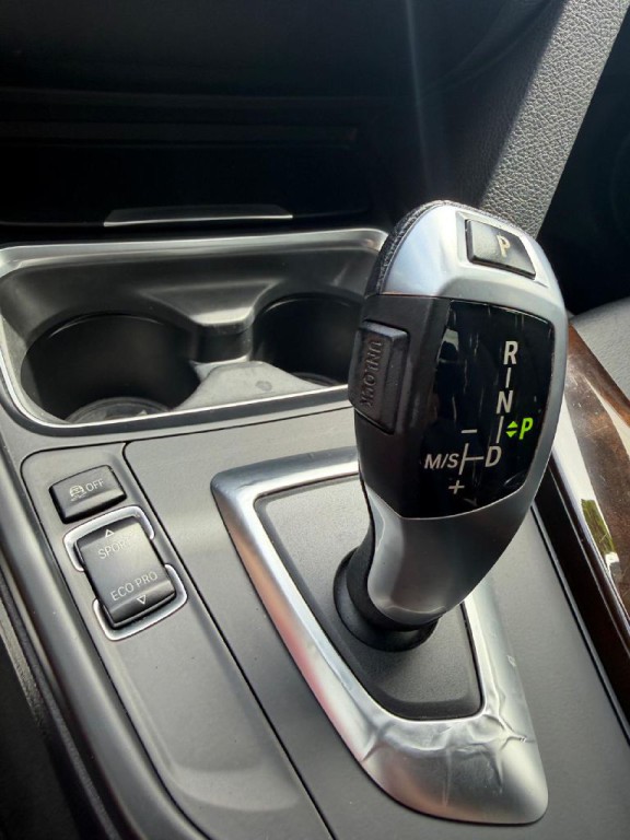 2015 BMW 3 Series Image 23