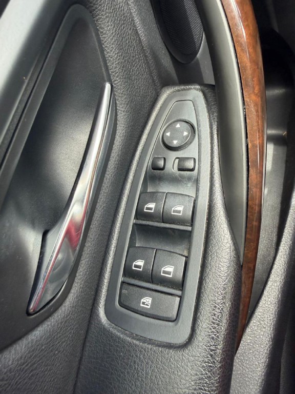 2015 BMW 3 Series Image 29