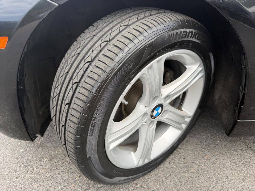 2015 BMW 3 Series Image 33