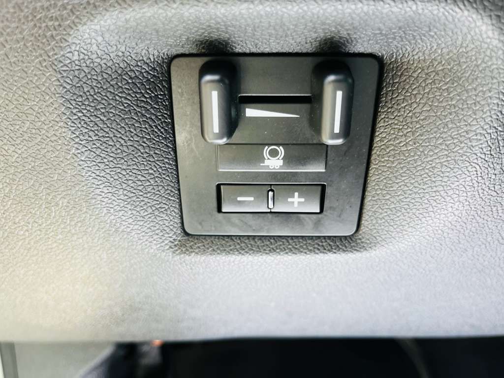 2013 GMC Yukon Image 28